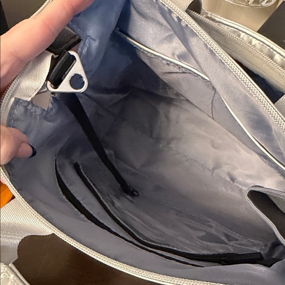 Ihkwip crossbody quilted metallic silver  Bag - Picture 8 of 16